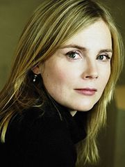 Isabelle Carre nude .